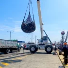 Actividades de pesca en el puerto de Manta.
