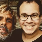 Nelson Coral (izquierda, guitarra y voz) y Juan Fernando Andrade conforman la banda portovejense de rock Los Pescados.