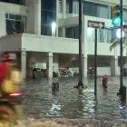La intersección de Víctor Emilio Estrada y Costanera, en Urdesa central, fue una de las zonas donde se inundó tras la lluvia del 18 de abril.
