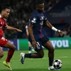 Willian Pacho (d) con el PSG buscan revalidar la corona de la Champions League.