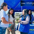 Personas reciben charla sobre la importacia de la afiliación al IESS.