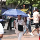 El golpe de calor ocurre en olas de calor cuando el cuerpo supera 40 °C y falla al regularse.