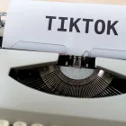 El presidente Noboa tuvo que salir a explicar logros al país en un ‘spot’ sobrio, luego de tanto revuelo por la tiktokificación de los mensajes gubernamentales.