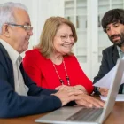 El trámite de jubilación por vejez en el IESS se realiza de forma digital a través del portal institucional.