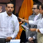 La prefecta Marcela Aguiñaga tomó juramento a Carlos Encalada, como viceprefecto de Guayas, tras la renuncia de Carlos Serrano.