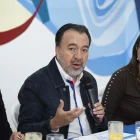 Pabel Muñoz durante un conversatorio con medios de comunicación este 23 de abril de 2026.
