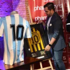 La Expogol presenta reliquias del fútbol nacional y Mundial. Juan Pablo Béjar es el dueño de la colección.