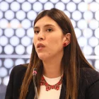 Valentina Centeno es la jefa del bloque de ADN, que señaló que el proyecto que busca sancionar la opinión es del correísmo. Pero los noboístas también tienen un planteamiento y ocultan al proponente.