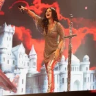 Laura Pausini en su concierto en Valencia, España.