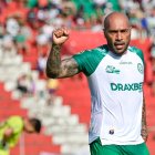 César Espínola, delantero paraguayo, es uno de los más experimentados en Liga de Portoviejo.
