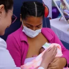 La libreta de salud busca que madres, padres y cuidadores participen activamente en el seguimiento del desarrollo infantil.
