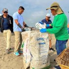 La jornada de limpieza de playa se efectuó este sábado en los balnearios de Santa Elena