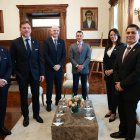 Francisco Egas (i), Alejandro Domínguez, Gianni Infantino, el presidente Daniel Noboa, Cynthia Gelibert y Roberto Ibáñez, durante la reunión del jueves pasado.