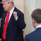 Donald Trump fue evacuado durante una cena en Washington tras reportes de disparos.