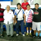 Carlos Kaiser primero a la derecha, en unas de las ultimas reuniones con exjugadores de Emelec.