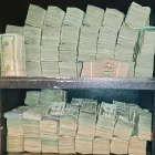 El dinero hallado en marzo del 2026 en un inmueble en Quito.