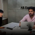 La presentadora se reunió con equipo legal.