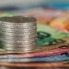 Fotografía referencial de billetes y monedas.