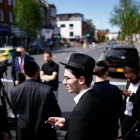Miembros de la comunidad judía en Golders Green, al norte de Londres, Gran Bretaña, este miércoles 29 de abril de 2026.