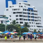 Hoteles, restaurantes y agencias de viaje aplicarán IVA reducido al 8% por cuatro días en Ecuador.