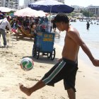 La diversión empezó en la playa en el inicio del feriado