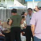 Familiares de Adriana Arroyo, hermana del niño Steven Medina, realizaron los trámites en la morgue de Guayaquil.