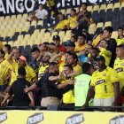 Hinchas de Barcelona SC demostraron su descontento por los malos resultados del equipo.