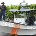 Estados Unidos entregó tres lanchas guardacostas a la Armada de Ecuador, como parte de un paquete de 12 embarcaciones, las cuales servirán para combatir el narcotráfico en altamar.