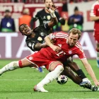 Willian Pacho y la pelea todo el partido ante Kane del Bayern.