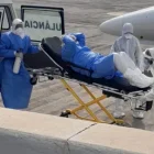 Uno de los pacientes con sospecha de hantavirus, evacuado del crucero. Compartida por el director de la OPS, Tedros Adhanom Ghebreyesus.