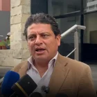 Integrantes de colectivos amazónicos entregaron firmas en el Ministerio del Ambiente para exigir el retiro de mecheros.