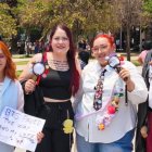 Fanáticos de BTS a su llegada al estadio GNP en México.