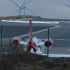 El avión ambulancia que traslada a dos personas contagiadas de hantavirus en el crucero MV Hondius desde Cabo Verde a Países Bajos.