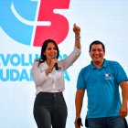 Luisa González y Andrés Arauz conformaron el binomio presidencial para las elecciones anticipadas 2023.