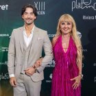 Carlos Torres y Cayetana Guillén Cuervo, presentadores de la ceremonia del sábado 9 de mayo.