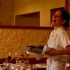 Ángeles Chavarría disfruta cocinar con productos locales
