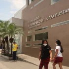 El Hospital Bustamante enfrenta cuestionamientos por irregularidades en fármacos para AME y despidos de personal.
