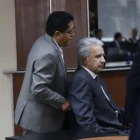 El expresidente Lenín Moreno y su esposa, Rocío González, asistieron al inicio del juicio.
