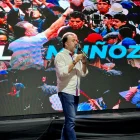 Pabel Muñoz insiste en que no habrá aumento del pasaje sin mejoras en el servicio de transporte.