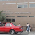 El Hospital Bustamante enfrenta denuncias por la aplicación de fármacos en investigación a niños con AME.