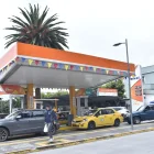 Las extensas filas que se registraron este 11 de mayo de 2026 en estaciones de servicio de Quito y Guayaquil evidenciaron problemas en el abastecimiento de gasolinas.