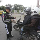 La AMT intensificó los controles a motocicletas en distintos sectores de Quito durante 2026.
