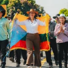 La prefecta participó en la entrega de la obra junto a representantes del sector agrícola local.