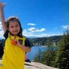 Hailey Jacobsohn, una niña de 7 años que vive en Canadá y tiene raíces ecuatorianas, participa en la competencia internacional Junior Ranger.