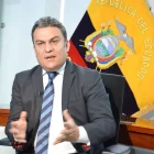 José Serrano permanece detenido en un centro migratorio de Miami mientras se define su situación judicial.