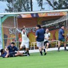 Paúl Ambrosi Jr (c) juega como delantero, a diferencia de su papá que en su carrera profesional se desempeñó como lateral izquierdo en Liga de Quito y en la Tricolor.