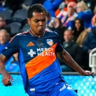 Bryan Ramírez jugando para el FC Cincinnati.