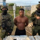 Alias “Negro”, señalado como integrante de SAO BOX, fue capturado durante un operativo militar ejecutado en Puerto Bolívar, en la provincia de El Oro.