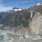 Deslizamiento de tierra ocurrido el 10 de agosto de 2025, en la desembocadura del glaciar South Sawyer hacia el fiordo Tracy Arm, al sureste de Alaska.