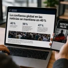 Una foto creada con IA sobre la desconfiaza en las noticias y comoen las redes sociales circula mucha noticia falsa.